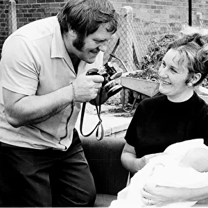 Les Dawson with his wife and his new baby daughter Pamela Jane dbase msi