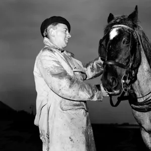 Les Smith in the Love Trap Print, 29th September 1954