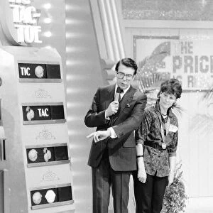 Leslie Crowther TV presenter of The Price Is Right 1986 A©mirrorpix