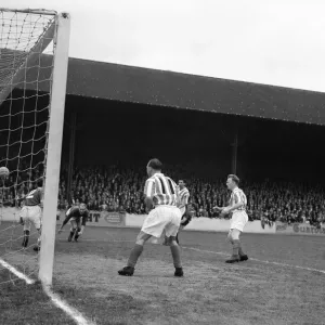 Leyton Orient v Stoke, league match, Saturday 31st August 1957