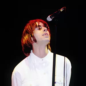 LIAM GALLAGHER - OASIS ON STAGE AT KNEBWORTH - 10 / 08 / 1996