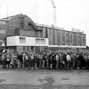 Lib - There was huge crowds at St James Park as Newcastle fans queued for tickets for
