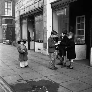 Life in the Mirror Our Gang. 19th January 1954 A gang of boys plot todays agenda of Life in the Mirror Our Gang. 19th January 1954 A gang of boys plot todays agenda of