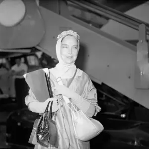 Lillian Gish in London holding a script August 1957 Lillian Gish in London holding a script August 1957