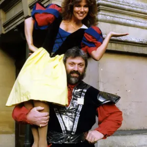 Linda Lusardi, die im Weihnachtsstück 'Schneewittchen und die sieben Zwerge' mitarbeitet.