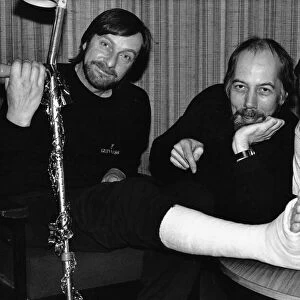Lindisfarnes Alan Hull, shows off his unlucky break (broken leg) to band members