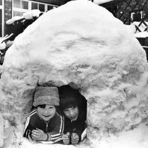Linthorpe Igloo Backyard Print 13th February 1978 Linthorpe Igloo Backyard Print 13th February 1978