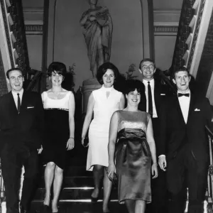 Los jugadores de Liverpool y Everton se entretenían en el Ayuntamiento de Liverpool junto con sus esposas.