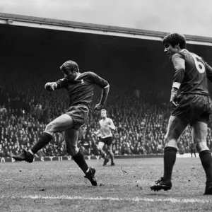 Liverpool v. Southampton: Hunt, brought on as substitute Liverpool v. Southampton: Hunt, brought on as substitute