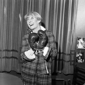 Liz Dawn as Vera Duckworth in Boxing Gloves Print, 30th April 1982 Liz Dawn as Vera Duckworth in Boxing Gloves Print, 30th April 1982