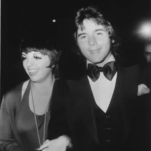 Liza Minnelli avec Desi Arnaz Jr, fils de Lucille Ball, mai 1972.
