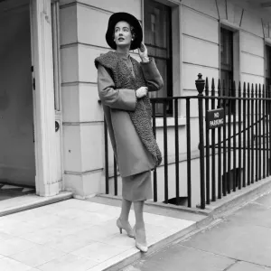 London fashion fortnight. 25th July 1955 London fashion fortnight. 25th July 1955