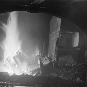 London Fire Brigade tackles fires near Waterloo station, Print 01496 London Fire Brigade tackles fires near Waterloo station, Print 01496