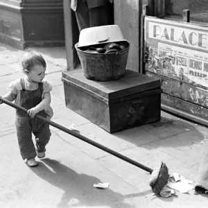 London Kids, children seen here playing in the street during the spring of 1941 Circa May London Kids, children seen here playing in the street during the spring of 1941 Circa May