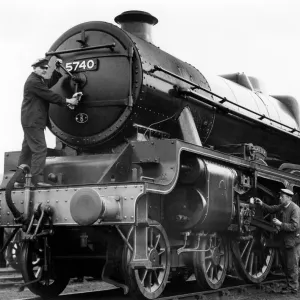 The London Midland and Scottish Jubilee Class steam locomotive 5740 Munster being