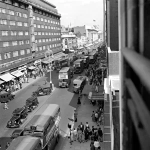 London: Traffic in Oxford Street. August 1953 D5334