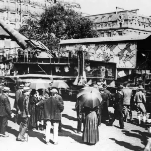 A long range railway gun captured by Canadian troops of the British 4th army