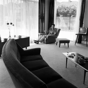 Lonnie Donegan zu Hause am 13. Mai 1959