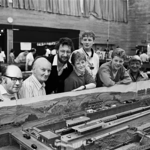 Regarder en arrière... vers la façon dont Marsden station ressemblait il y a 30 ans. Regarder en arrière... vers la façon dont Marsden station ressemblait il y a 30 ans.