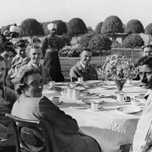 Lord and Lady Wavell gave an outdoor tea party in the grounds of the ViceroyOs House in