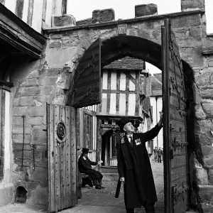 Lord Leycester Hospital Print, Warwick 1952 Lord Leycester Hospital Print, Warwick 1952