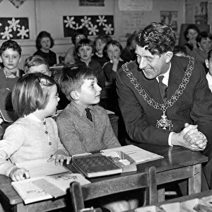 The Lord Mayor of Coventry, Alderman Arthur Waugh, talking to Susan Leigh (7)