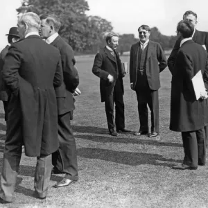 Lord Northcliffe at a press conference held in the grounds of Sutton Place. Circa 1908 Lord Northcliffe at a press conference held in the grounds of Sutton Place. Circa 1908