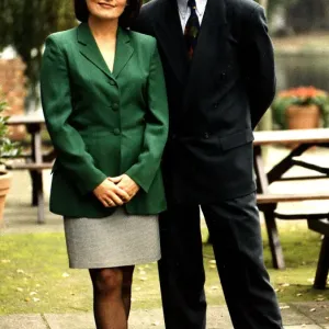 Lorraine Kelly Green Jacket Grey Skirt Print (00865)