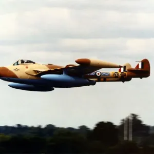 A low flying ex-RAF De Havilland Venom. Circa: 01 / 08 / 1998 A low flying ex-RAF De Havilland Venom. Circa: 01 / 08 / 1998