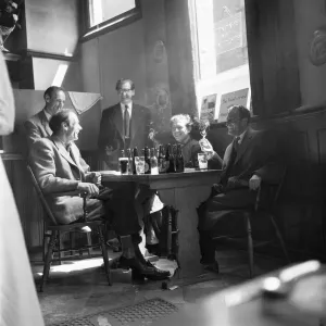Lunch hour session in the Globe public house at Boro Market near Southwark Cathedral Lunch hour session in the Globe public house at Boro Market near Southwark Cathedral
