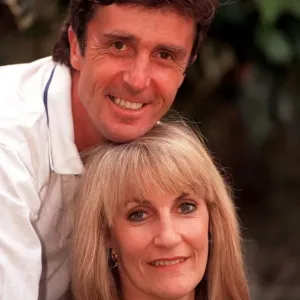 LYNN FAULDS-WOOD, WITH HUSBAND JOHN STAPLETON, IN PHOTOCALL - 91 / 8171 LYNN FAULDS-WOOD, WITH HUSBAND JOHN STAPLETON, IN PHOTOCALL - 91 / 8171