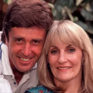 LYNN FAULDS-WOOD, WITH HUSBAND JOHN STAPLETON, IN PHOTOCALL - 91 / 8171 LYNN FAULDS-WOOD, WITH HUSBAND JOHN STAPLETON, IN PHOTOCALL - 91 / 8171