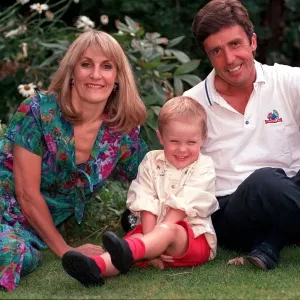 LYNN FAULDS-WOOD WITH HUSBAND JOHN STAPLETON AND THEIR SON NICHOLAS STAPLETON IN LYNN FAULDS-WOOD WITH HUSBAND JOHN STAPLETON AND THEIR SON NICHOLAS STAPLETON IN