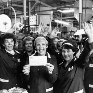 Machinist Kath Northam hands over a cheque for £455 to the Teesside Hospice Care Machinist Kath Northam hands over a cheque for £455 to the Teesside Hospice Care
