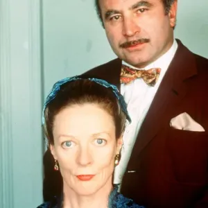 Maggie Smith actress with Bob Hoskins actor Dbase MSI Maggie Smith actress with Bob Hoskins actor Dbase MSI