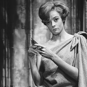 Maggie Smith Actress Cloth wrapped around