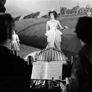 Maggie Smith during the filming of Oh! What a Lovely War Maggie Smith during the filming of Oh! What a Lovely War