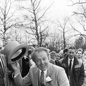 Magician Paul Daniels arrives for his wedding in Buckinghamshire. 2nd April 1988