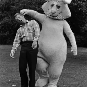 Paul Daniels with Wooly in Wizbit Print 4th September 1985 Paul Daniels with Wooly in Wizbit Print 4th September 1985