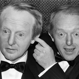 Magician Paul Daniels pictured with his waxwork. 21st February 1987 Magician Paul Daniels pictured with his waxwork. 21st February 1987