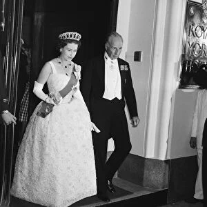 Her Majesty Queen Elizabeth II attends a banquet at the Royal York Hotel, Toronto