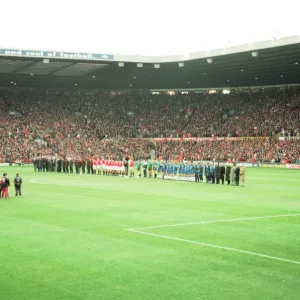Manchester United and Everton players mark the death of Sir Matt Busby with a minutes Manchester United and Everton players mark the death of Sir Matt Busby with a minutes