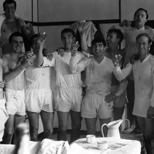 El equipo de fútbol Manchester United celebran ganando el Campeonato de Liga después de su 6-1. El equipo de fútbol Manchester United celebran ganando el Campeonato de Liga después de su 6-1.