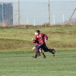 Manchester United in training. David Beckham sprints with Gary Neville Manchester United in training. David Beckham sprints with Gary Neville