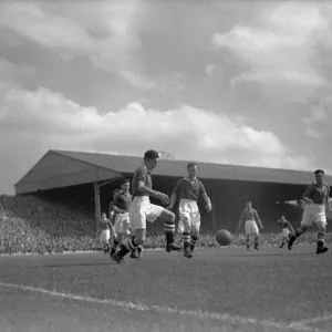 Manchester United v Chelsea. Division One football season 1952 / 53 Manchester United v Chelsea. Division One football season 1952 / 53