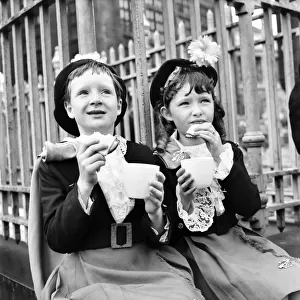 Manchester Whit Walks. Children / Crowds / Celebrations. June 1960 M4479-013