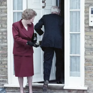 Margaret and Denis Thatcher at their new home in Dulwich. 28th November 1990 Margaret and Denis Thatcher at their new home in Dulwich. 28th November 1990