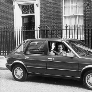 MARGARET THATCHER PROMOTES THE MAESTRO CAR OUTSIDE 10 DOWNING STREET - 1ST MARCH 1983