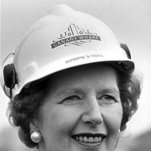 MARGARET THATCHER VISITS THE CANARY WHARF CONSTRUCTION SITE IN DOCKLANDS - 11TH MAY 1988