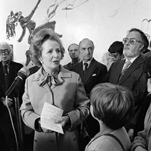 Margaret Thatcher visits East End 1980